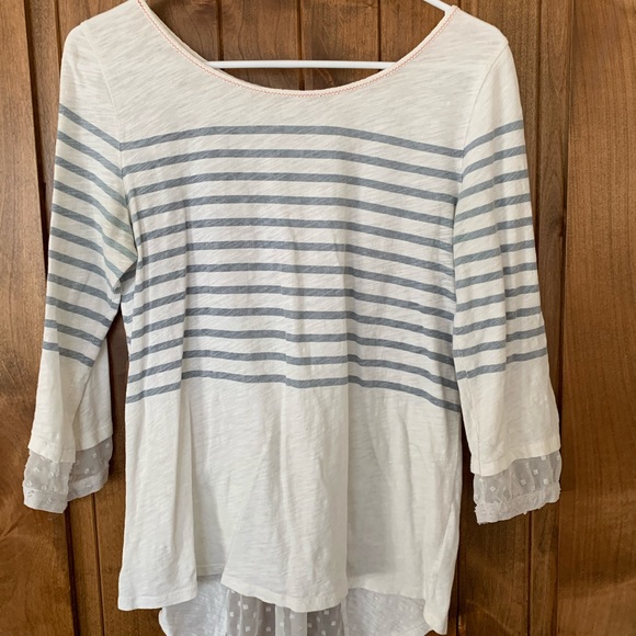 *SOLD* White striped top with lace detail - Picture 1 of 3